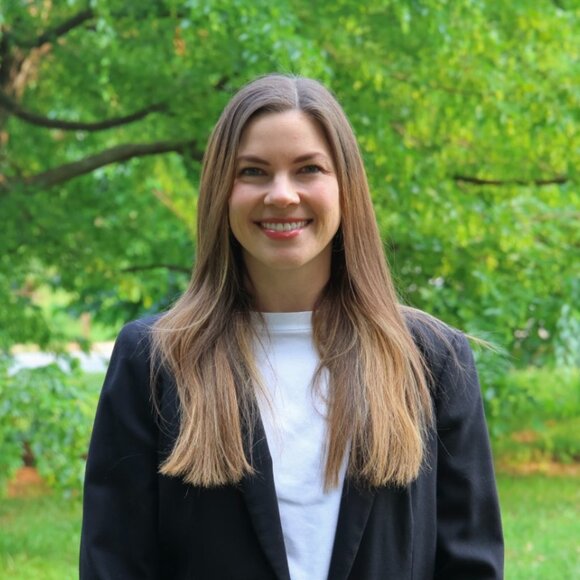 Meet your Posher, Emily - Picture 1 of 1